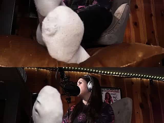 Busty brunette foot fetish and footjob in nylons