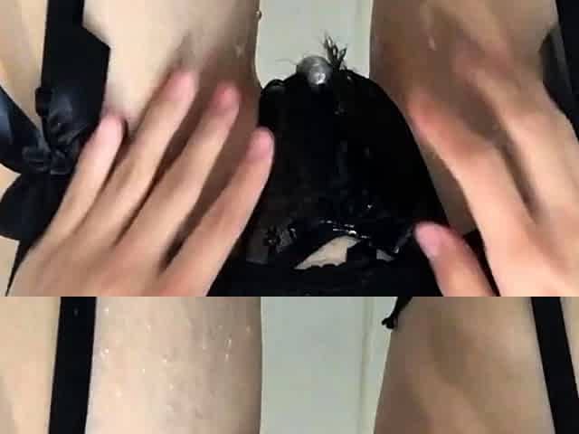 Oiled skinny teen fists her juicy ass on webcam solo.