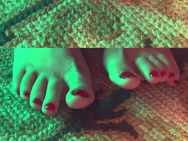 Toes Wiggling and Spreading for Your Pleasure