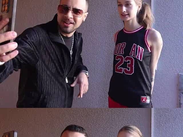 I meet a cute basketball player and bang her on the street