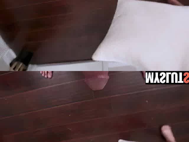 Stepbro Blackmails Stepsis Summer into Sucking His Jock for Secrecy - Myslutsis