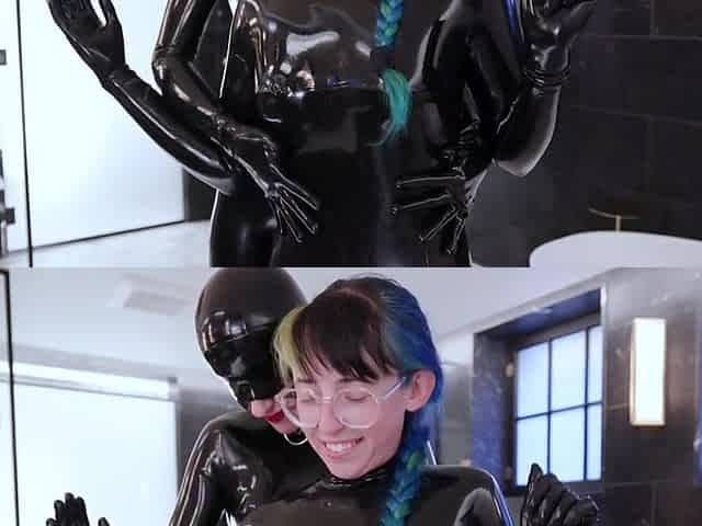 Servitude Toy Latex