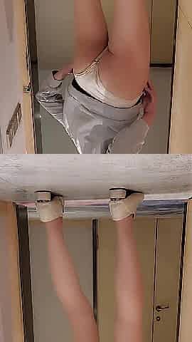 T-girl Ting Xuan Opens the Hotel Door and Masturbates