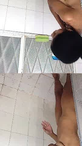 I masturbate my twat in the shower and make a movie scene.