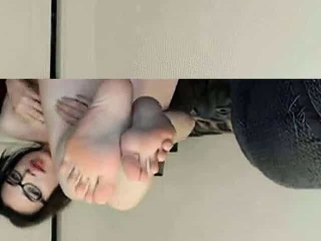 Foot Fetish Webcam Show with Amateur Girl