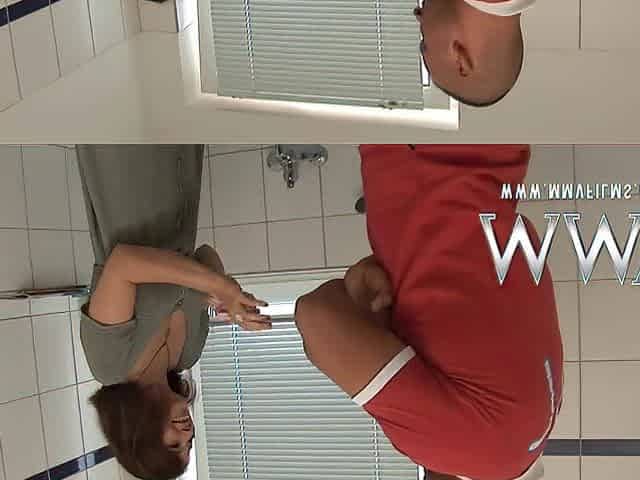 Amateur hotty banging in washroom