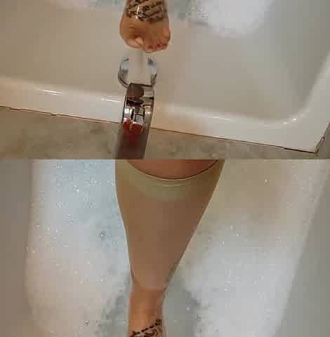 Nylon wetlook feet