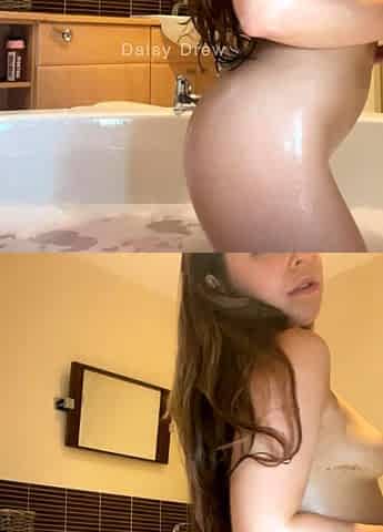 Cute blonde amateur webcam teen masturbating