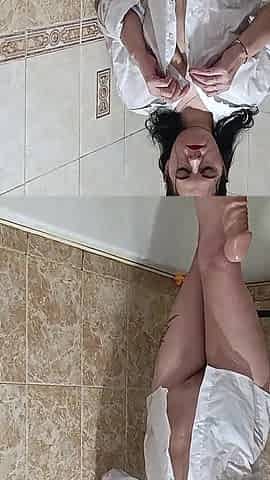 I Take a Shower with a Dildo and Make Myself Squirt.