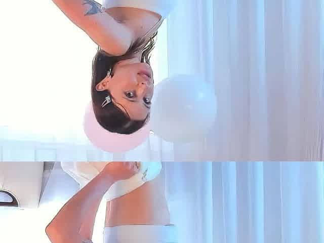 Amateur Webcam Teen Masturbates And Teases
