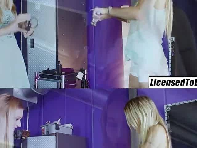 2 Blondes and Older Woman in Lesbo Trio