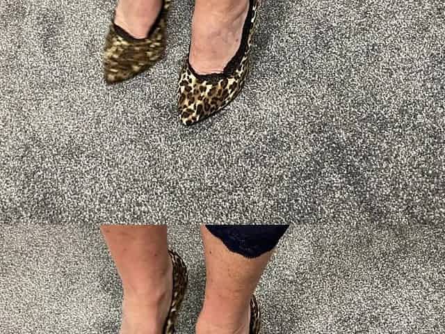 Mrs Mature Feet Allows Her Footboy to Remove Her Shoes and Stinky Sockets