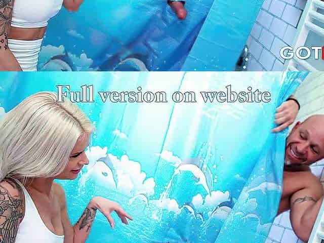 Got Mum - A Blond mother I'd like to fuck is Banged Whilst in the Shower
