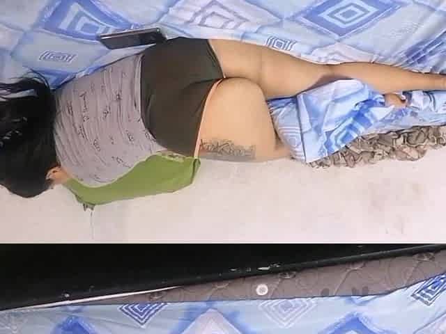 My Perverted Stepmom Likes to Be Seen Her Big Ass When She Cleans the House