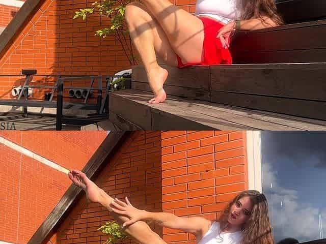Slutty girl foot fetish with masturbation