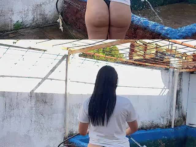 MY STEPMOTHER BATHING IN THE PATIO IN A BIKINI WITH HER UNBELIEVABLE BUTT