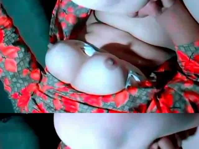 Desi pink hot girl village girl is pressing her boobs, she is releasing her pussy water with great passion, she is cooling down