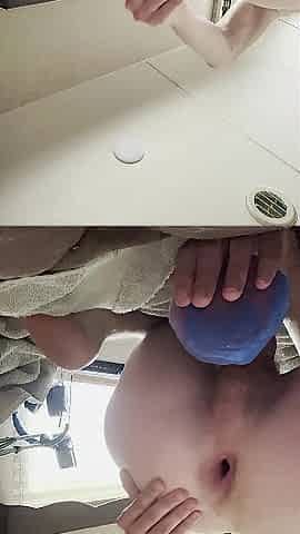 Opening my butt wide and banging myself