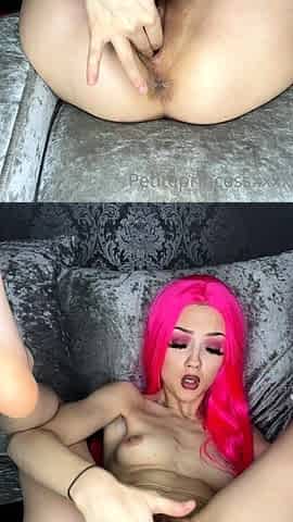 Blonde amateur gives webcam show with toys