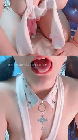 Homemade amateur webcam babe masturbating