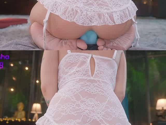 Ass Stretched with Big Dragon Toy and Pussy Fucked with Sexmachine