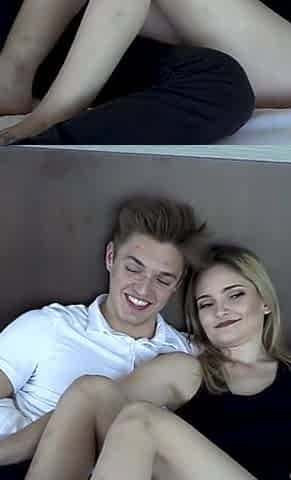 Teen Heartthrob Fucks Freshmen College Chick