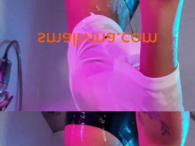 Solo Booty Oriental Got Moist And Dry In The Bath - Watch What Happens