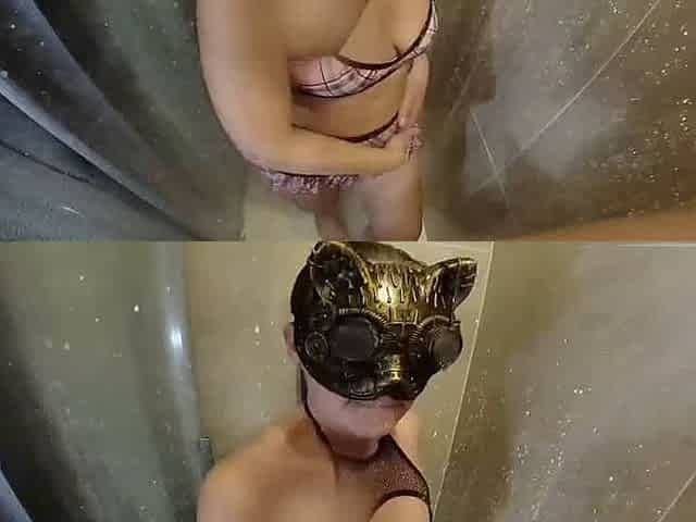 pipe en lingerie sous la douche