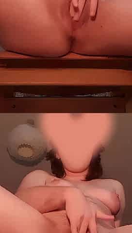 Late Night Fingering Vagina Until That babe Cums and Oozes Squirt ????