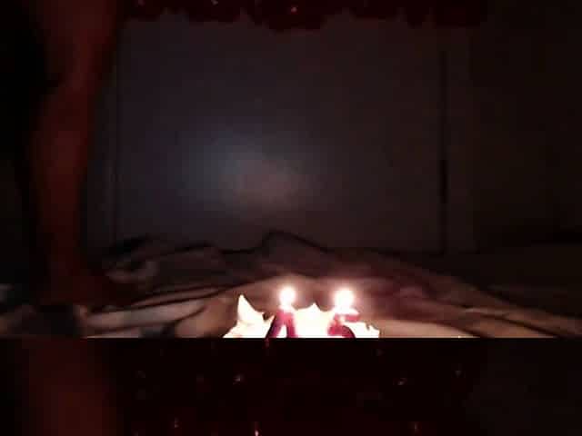 Amateur Webcam Teen Flashes Masturbates