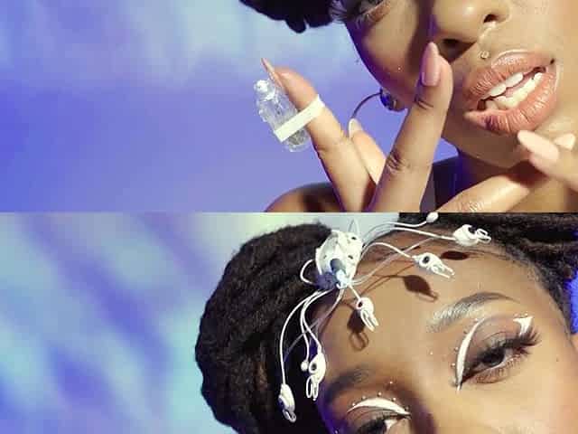 Kinky ebony teen beauty in solo softcore