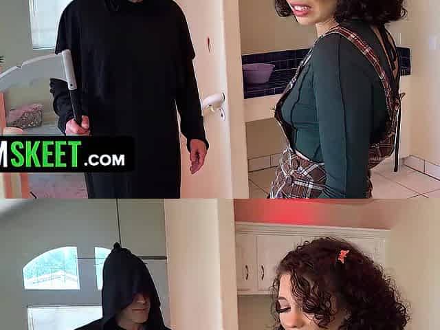 Unshaved-Haired Babysitter Satine Summers Gets Her Vagina Licked By Creepy Boss - TeamSkeet