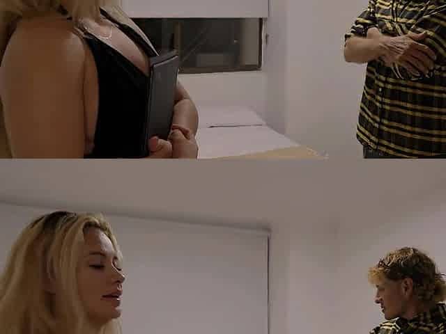 Real estate saleswoman convinces me with her snatch to finalize my purchase