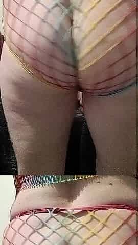 naughtynerfner shakes booty loud and proud