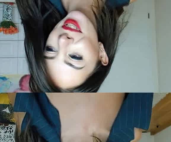 Big Tits Webcam Girl Shows Off Her Wonderful Boobs