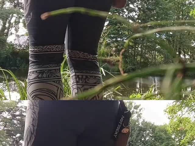 Perfectly bald vagina outdoor pee ?