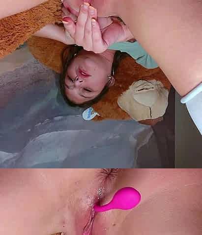 Cute amateur webcam teen girl toying pussy on webcam