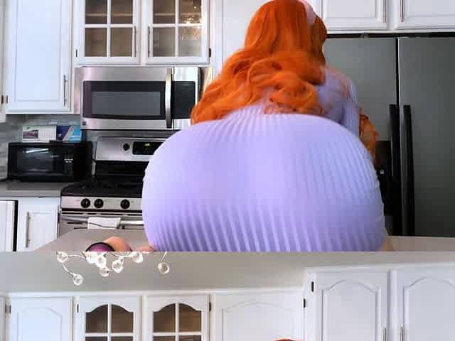 Close up MILF masturbation