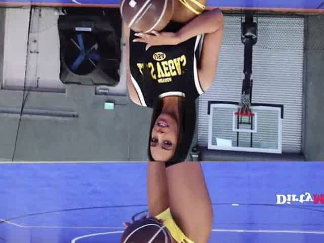 Female Lebron Of Dong Riding - Jayne Doh, Lawson Jones