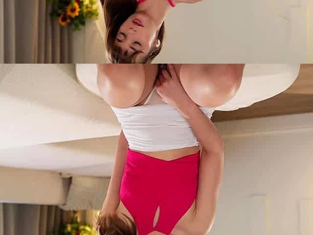 Redheaded amateur MILF with a sex toy on webcam show