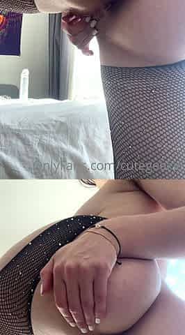 Masturbating solo babe loves her toys