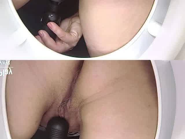 Shitter oozing moist climax with pee squirt