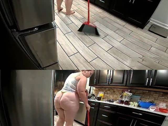 Large Butt Cleaning Lady