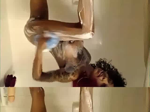 Hawt Black gal twerks and rides vibrator