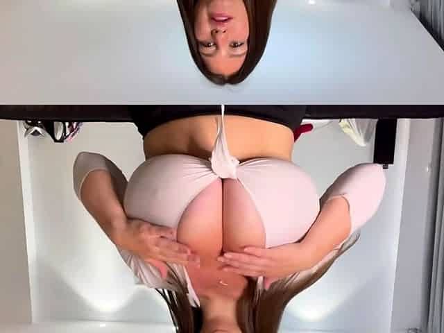 Big ass babe exposes her big boobs
