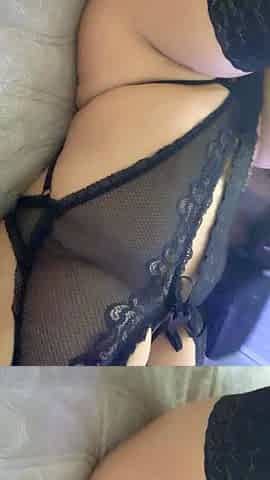 Big boobs milf masturbates with her dildo