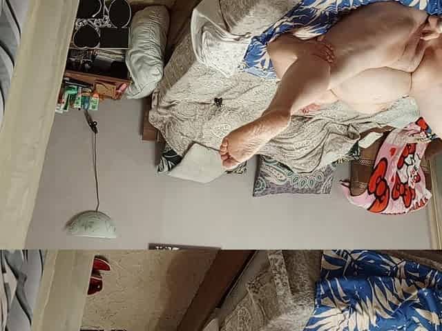 A Sex Machine Fucks a Stepmom's Juicy Pussy