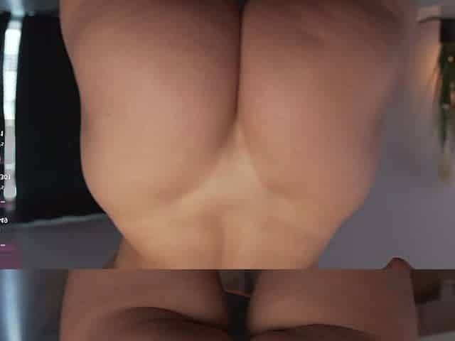 Hot MILF shows her perfect tanned ass
