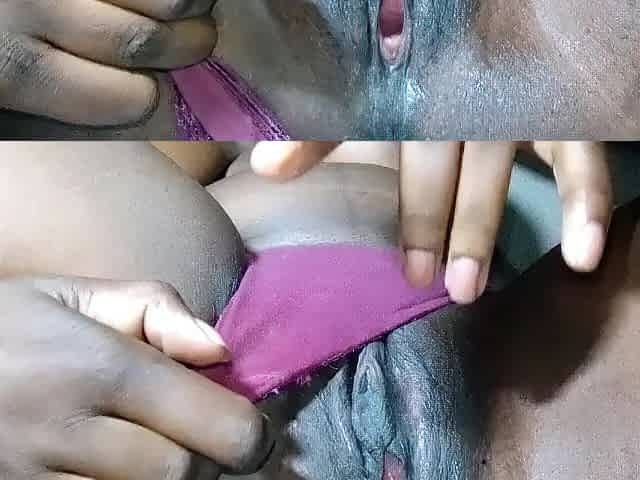 Thick black snatch finger banging