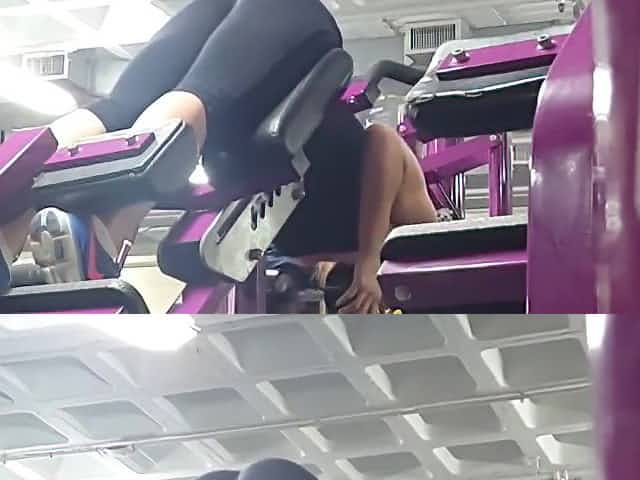 Candid ass & cleavage - gym girl bent over in tights